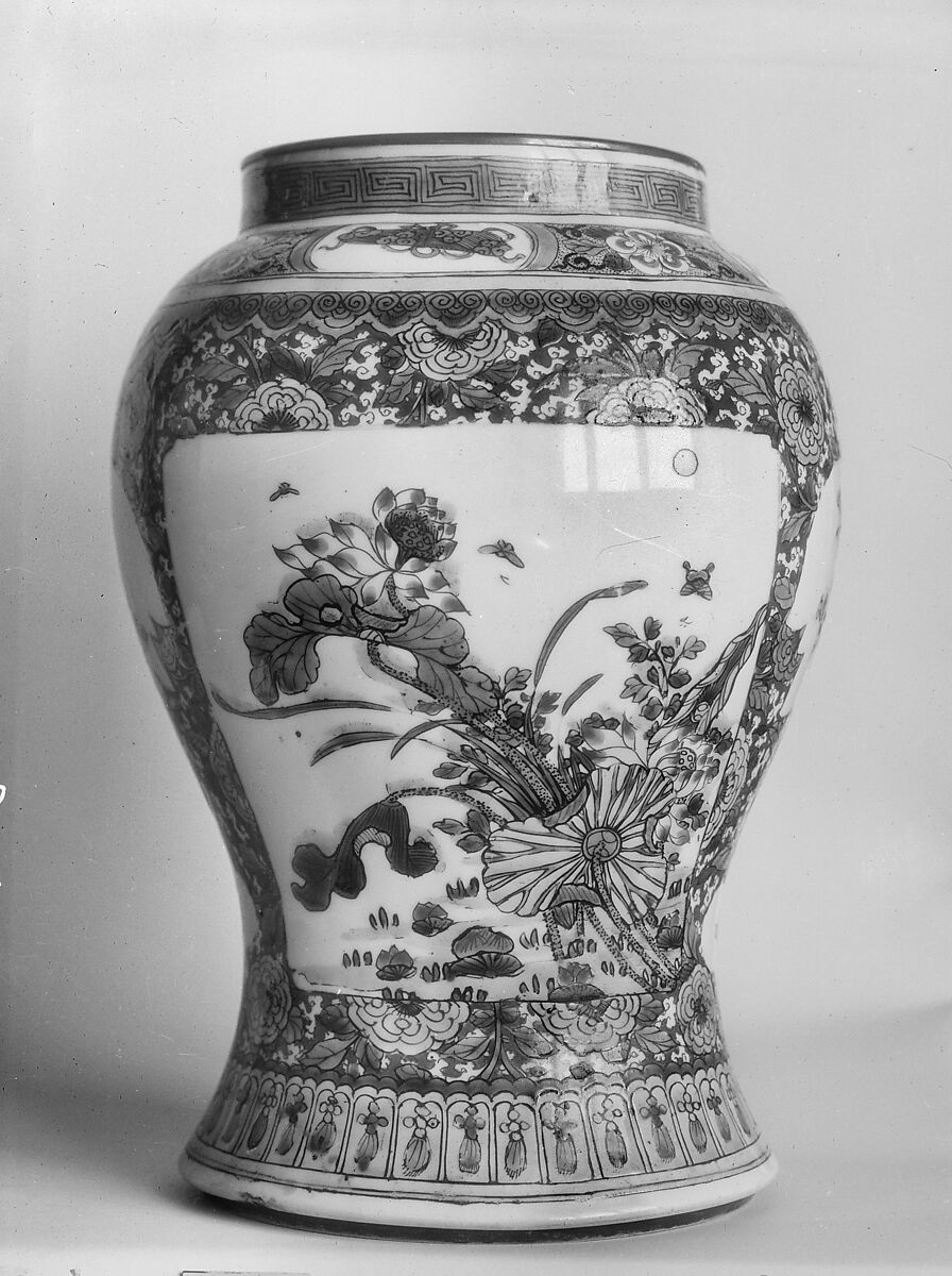 Vase China Qing dynasty (16441911), Kangxi period (16621722) The Metropolitan Museum of Art