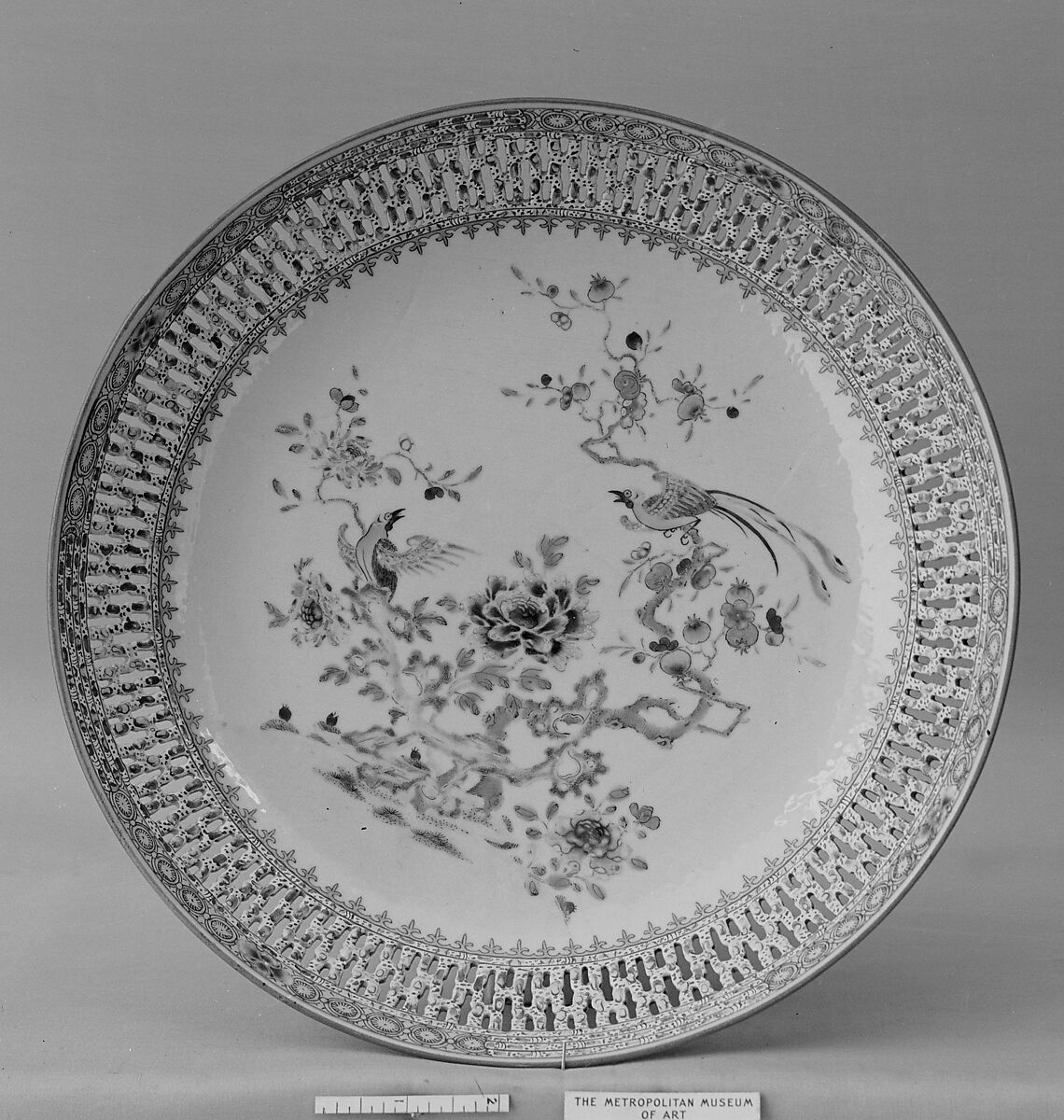 Plate China Qing dynasty (16441911), Qianlong period (173695
