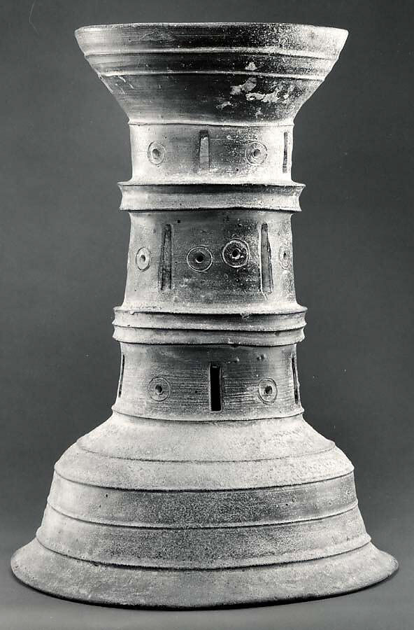 Tall perforated stand Korea Three Kingdoms period, Gaya Federation