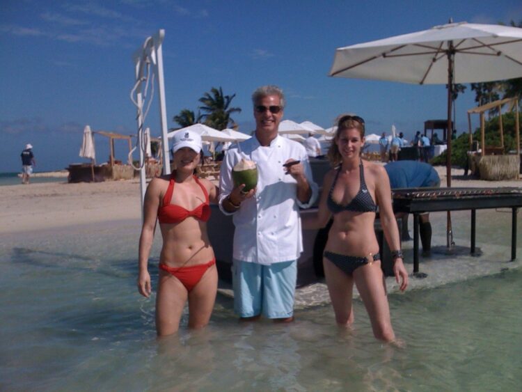 20 Hot Sexy Gail Simmons Bikini Pics