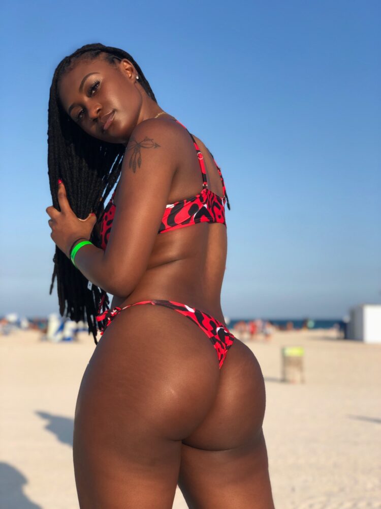 6 Latest Hot India Royale Bikini Pics