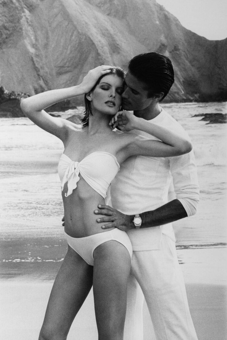 18 Hot Sexy Rene Russo Bikini Pics
