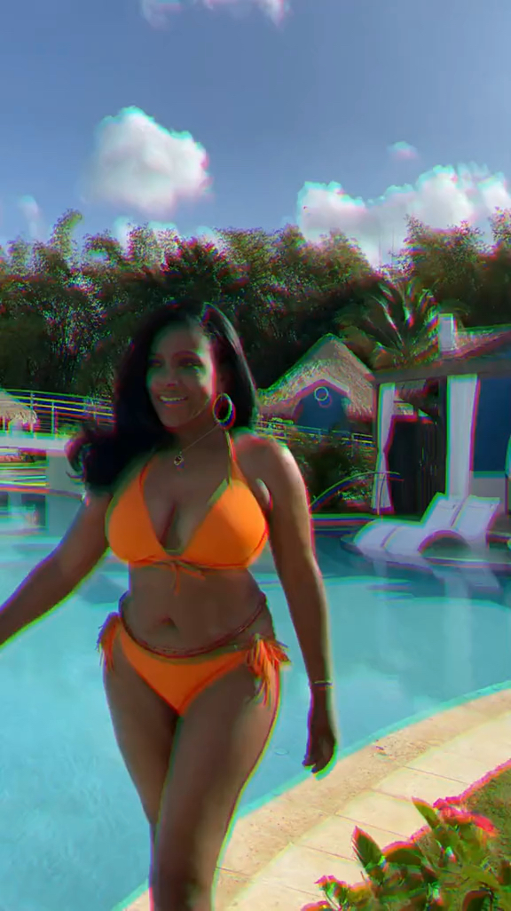 8 Hot Sexy New Sheryl Lee Ralph Bikini Pics