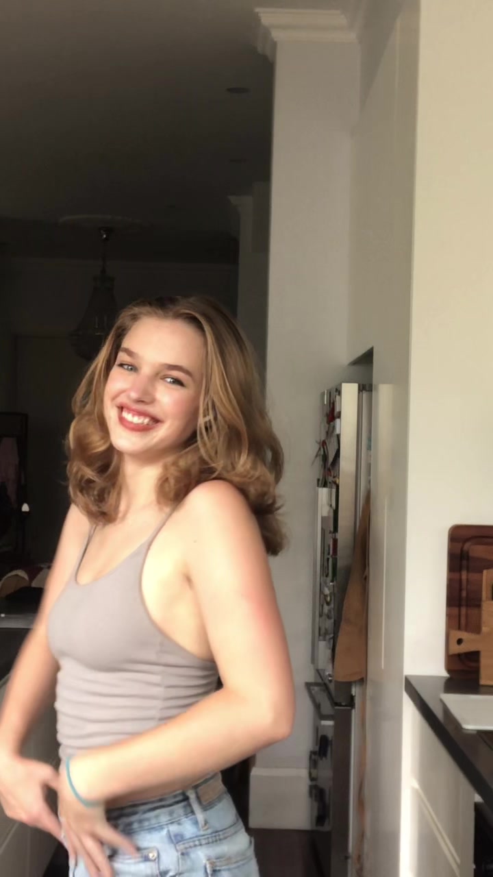 10 Sexy Hot Teagan Croft Bikini Pics