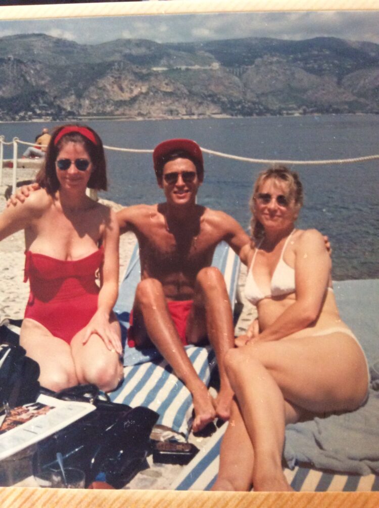 10 Sexy Hot Teri Garr Bikini Pics