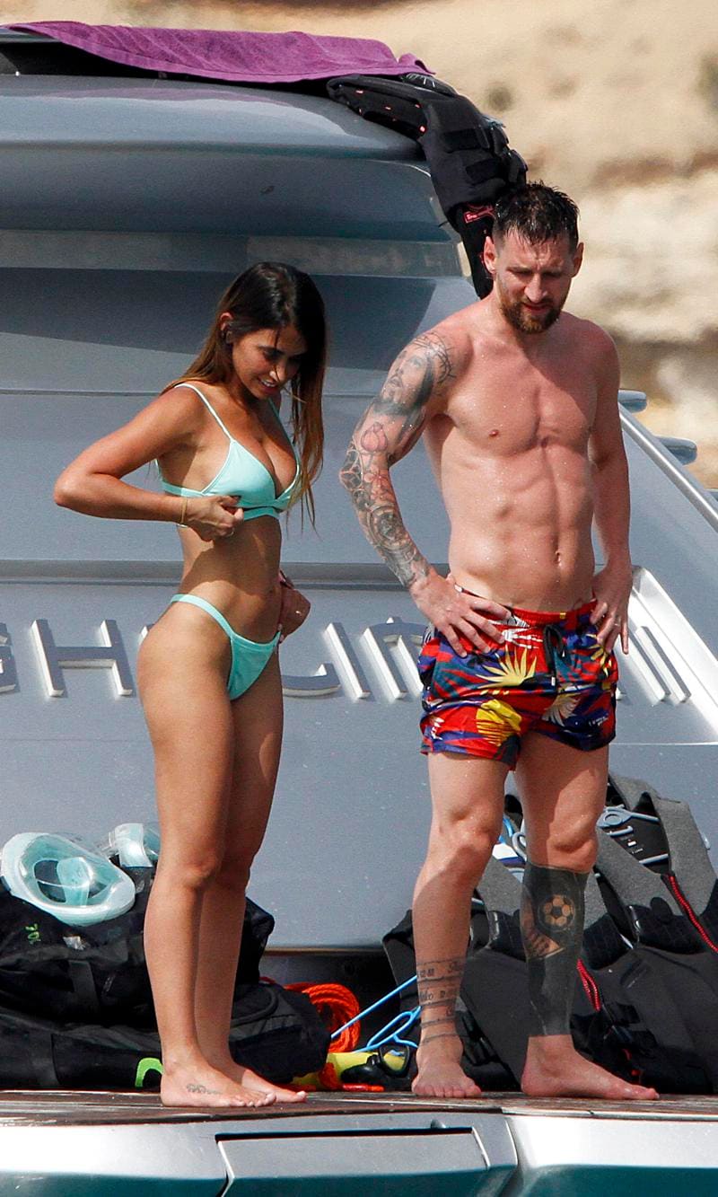 9 Sexy Hot Antonela Roccuzzo Bikini Pics