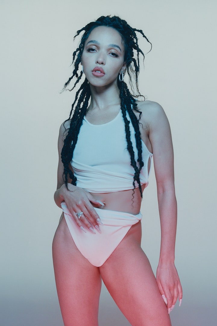 8 Hot FKA Twigs Bikini Pics