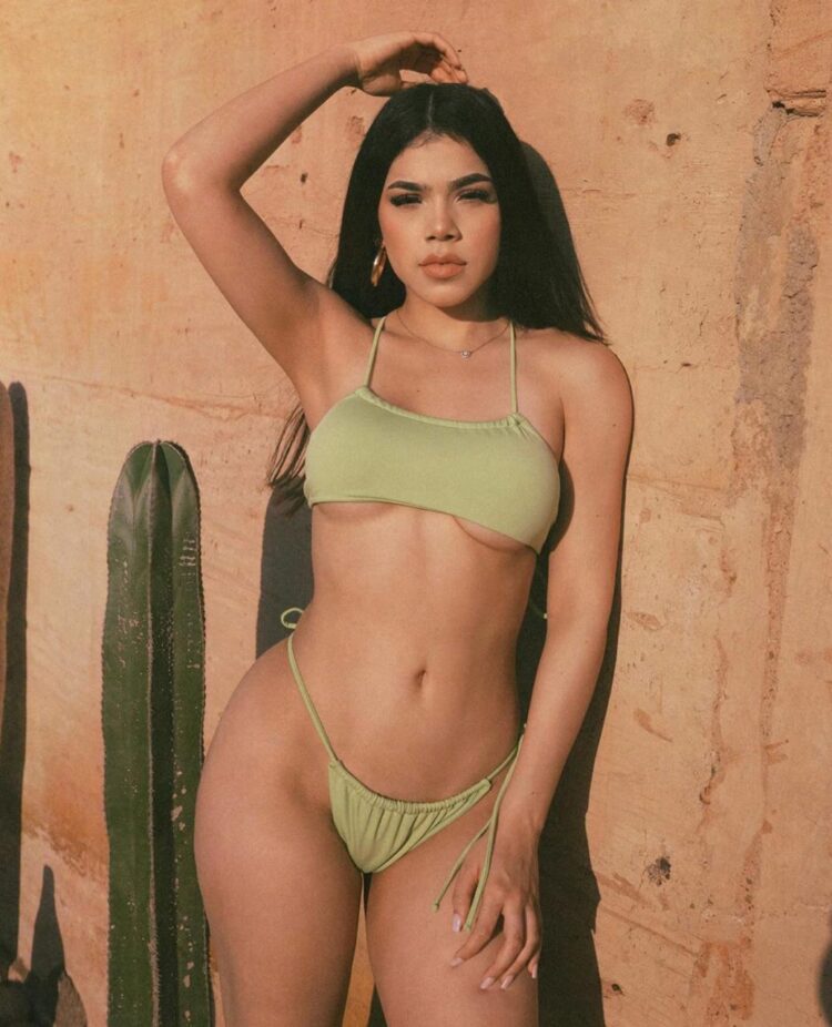 5 Hot Sexy Kenia Os Bikini Pics