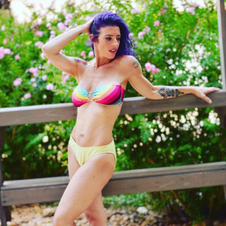 6 Hot Sexy Angela Rockstar Bikini Pics