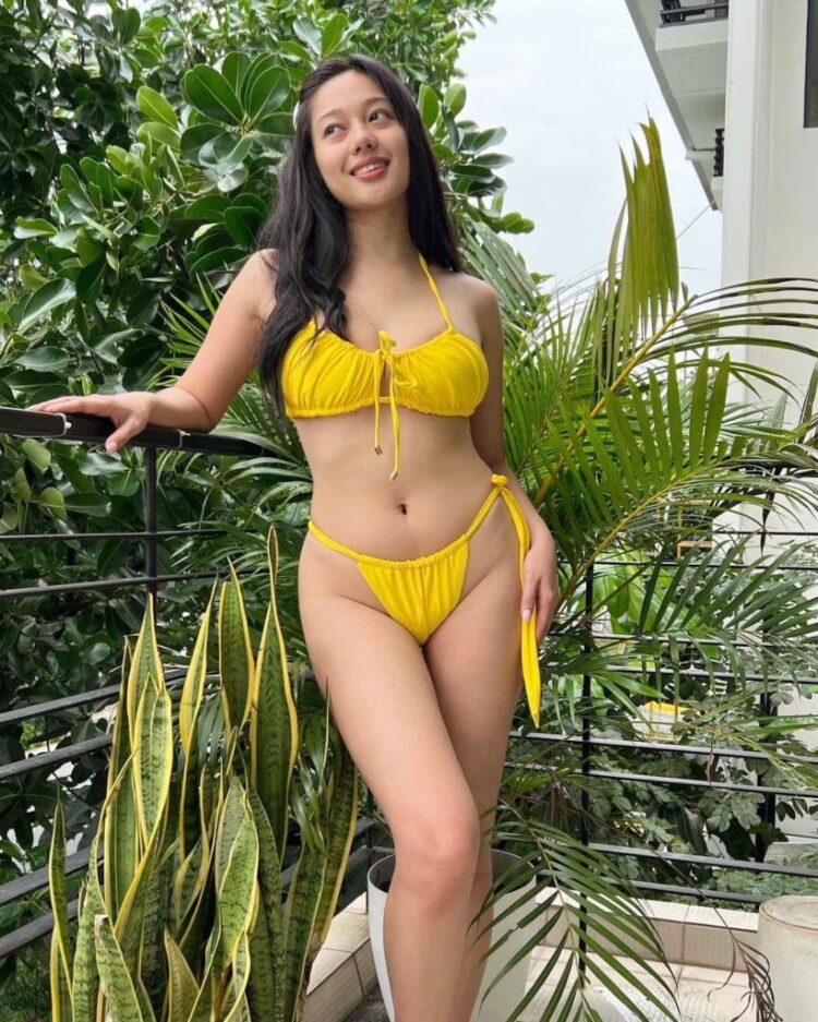 3 Hot Sexy Ava Mendez Bikini Pics