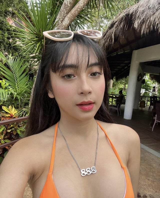 5 Hot Sexy Bea Borres Bikini Pics