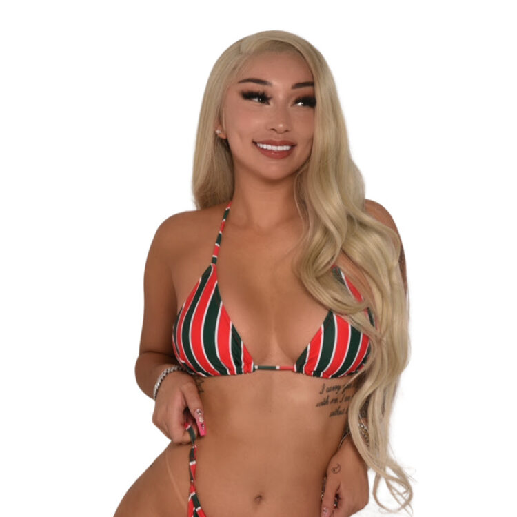 9 Hot Sexy Carly Bel Bikini Pics