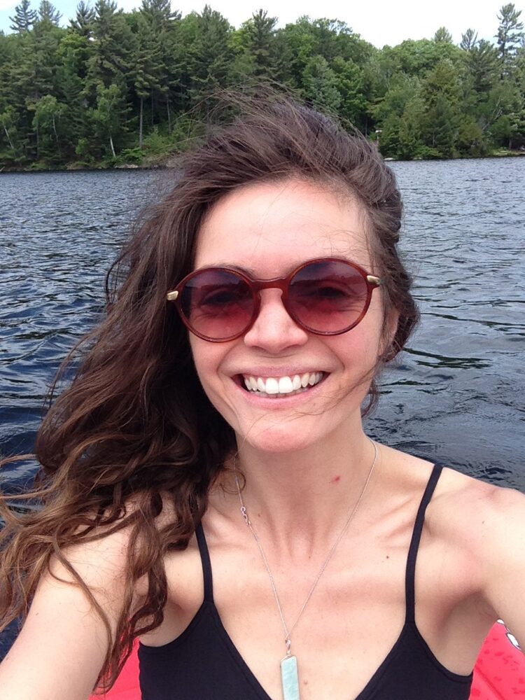 10 Hot Sexy Carlyn Burchell Bikini Pics