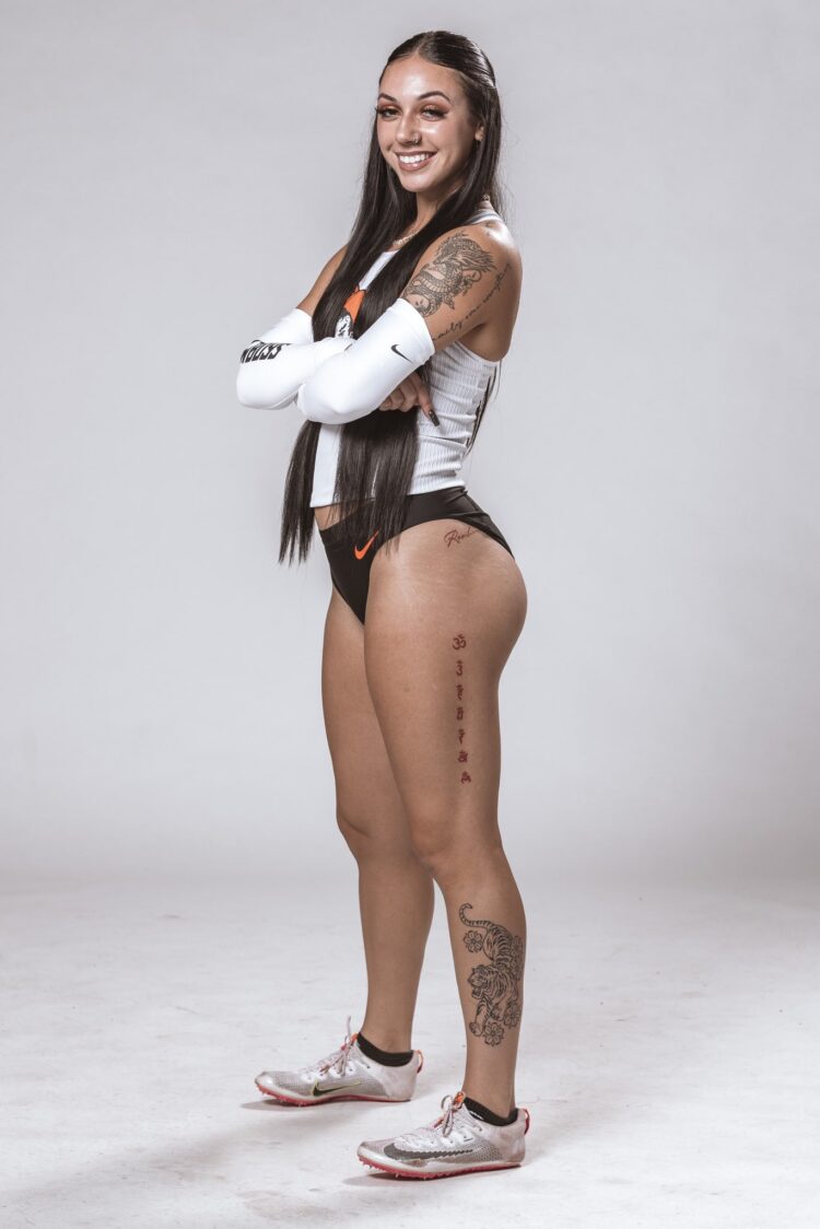 8 Hot Sexy Cat Ortiz Bikini Pics