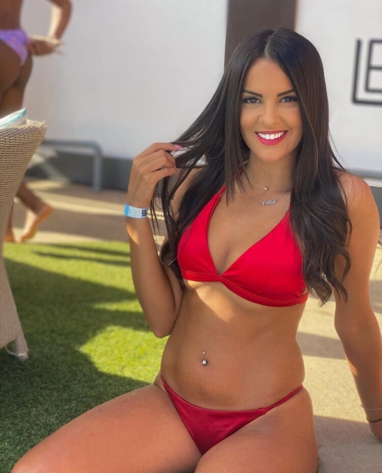 8 Hot Sexy Celia Elbaz Bikini Pics