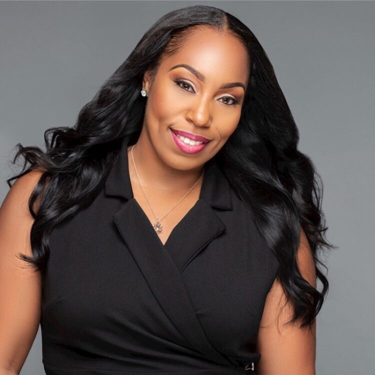 5 Hot Sexy Cierra Thurman Bikini Pics