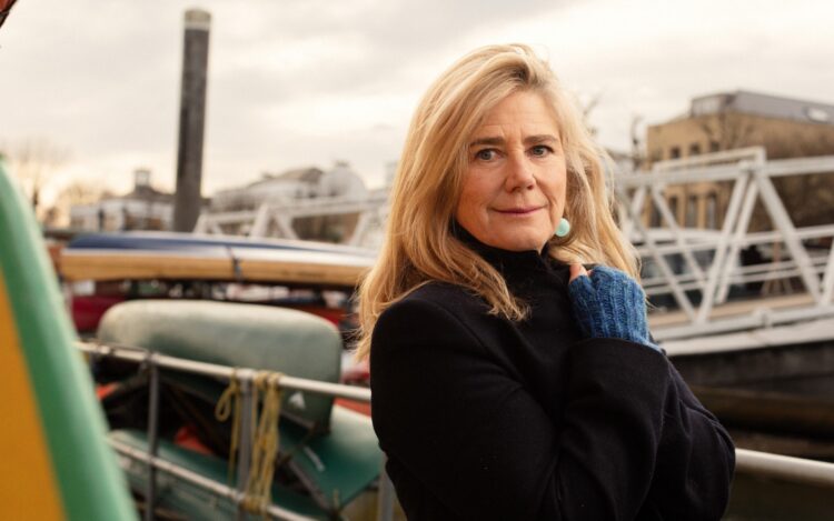 9 Hot Sexy Imogen Stubbs Bikini Pics