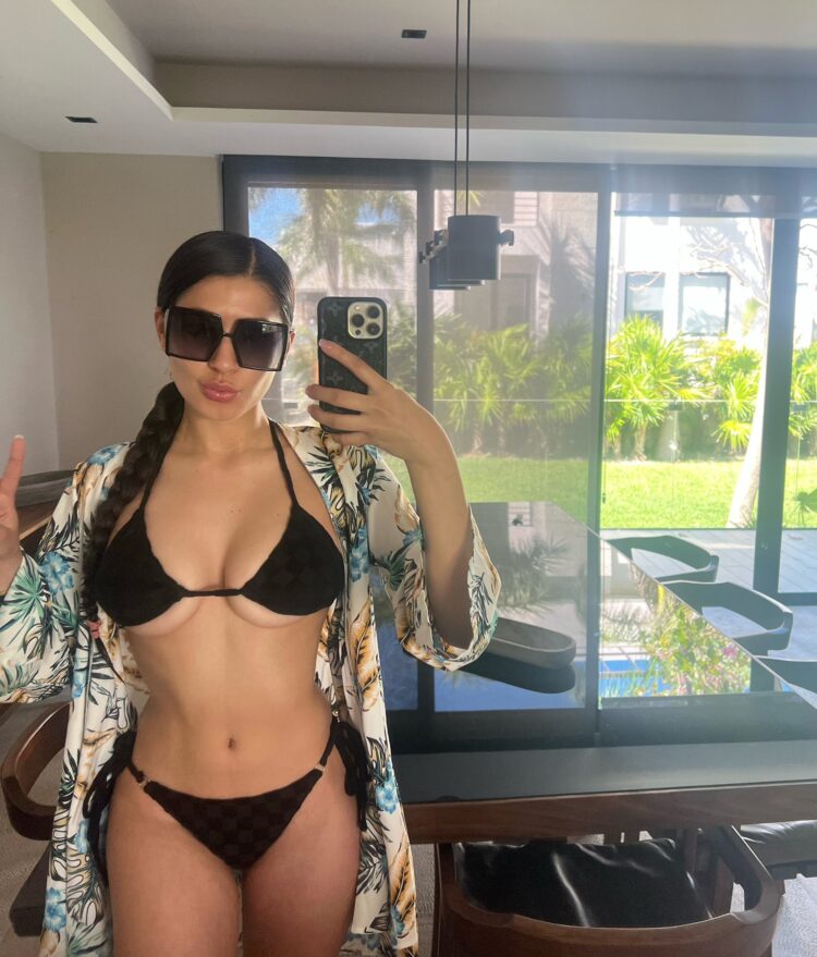 4 Hot Sexy Itati Lopez Bikini Pics