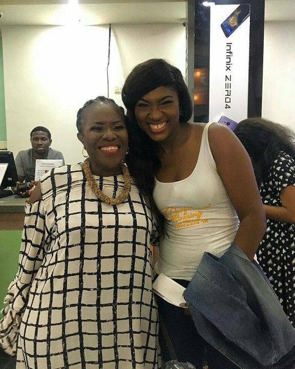 8 Hot Sexy Joke Silva Bikini Pics