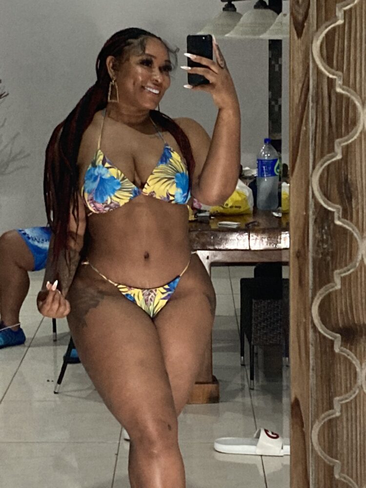 New Hot Sexy JuicyyJuiceBox Bikini Pics