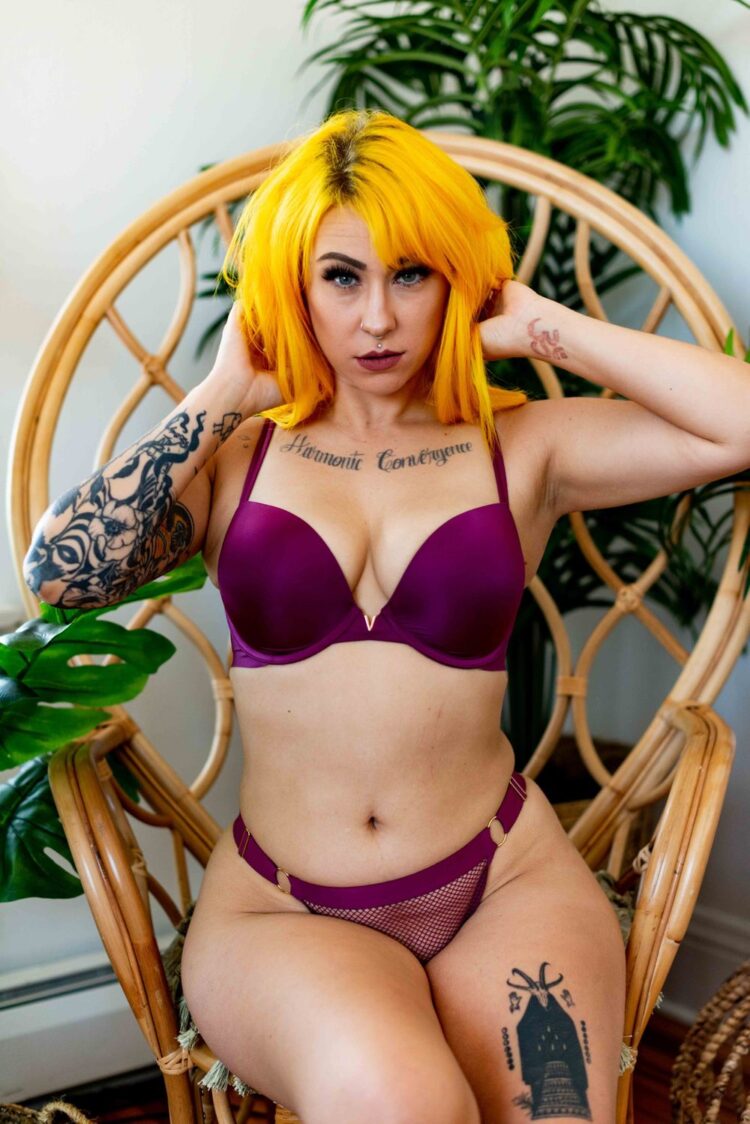 6 Hot Sexy Lua Stardust Bikini Pics