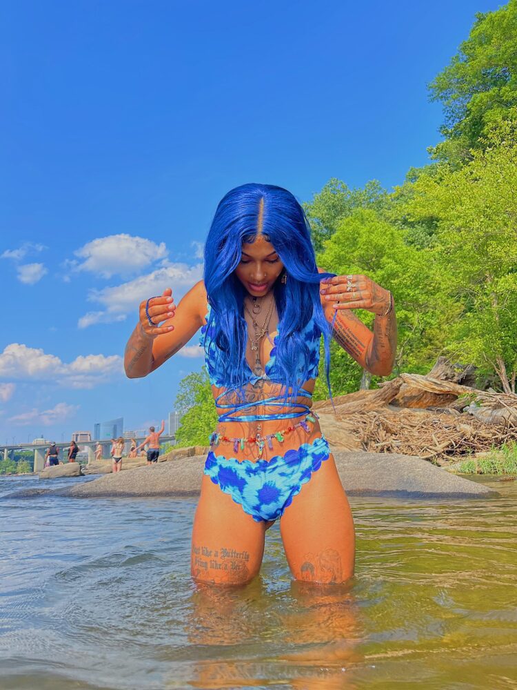 10 Hot Sexy Madalyn Roseberry Bikini Pics