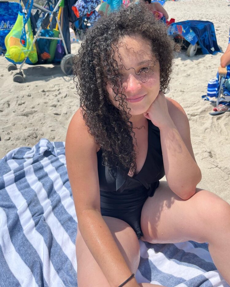 4 Hot Sexy Moriah Formica Bikini Pics