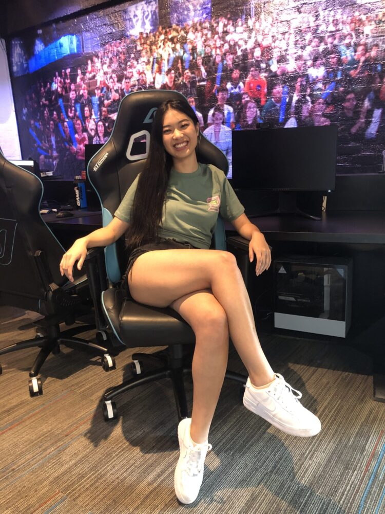 6 Hot Sexy Nemsko Bikini Pics