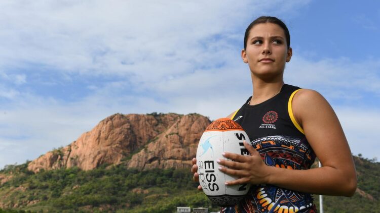 New Hot Sexy Shaylie Mount Bikini Pics