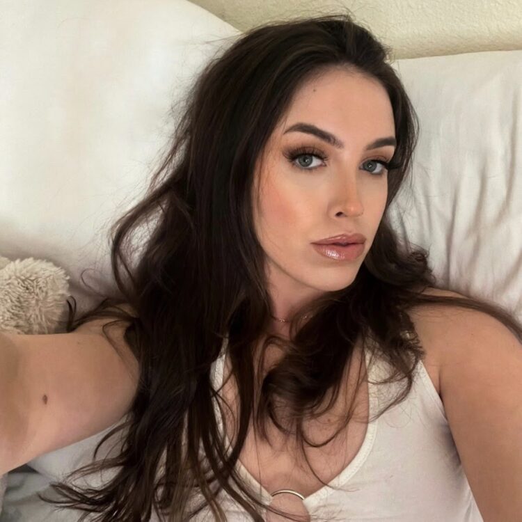 9 Hot Sexy Stella Rae Bikini Pics