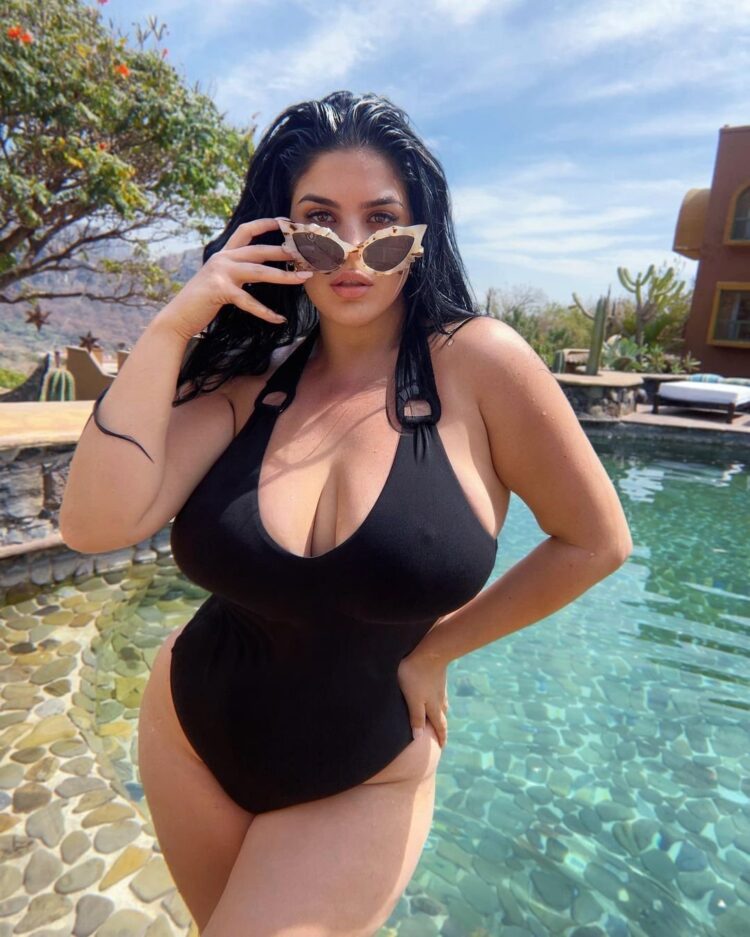 9 Hot Sexy Zelma Cherem Bikini Pics