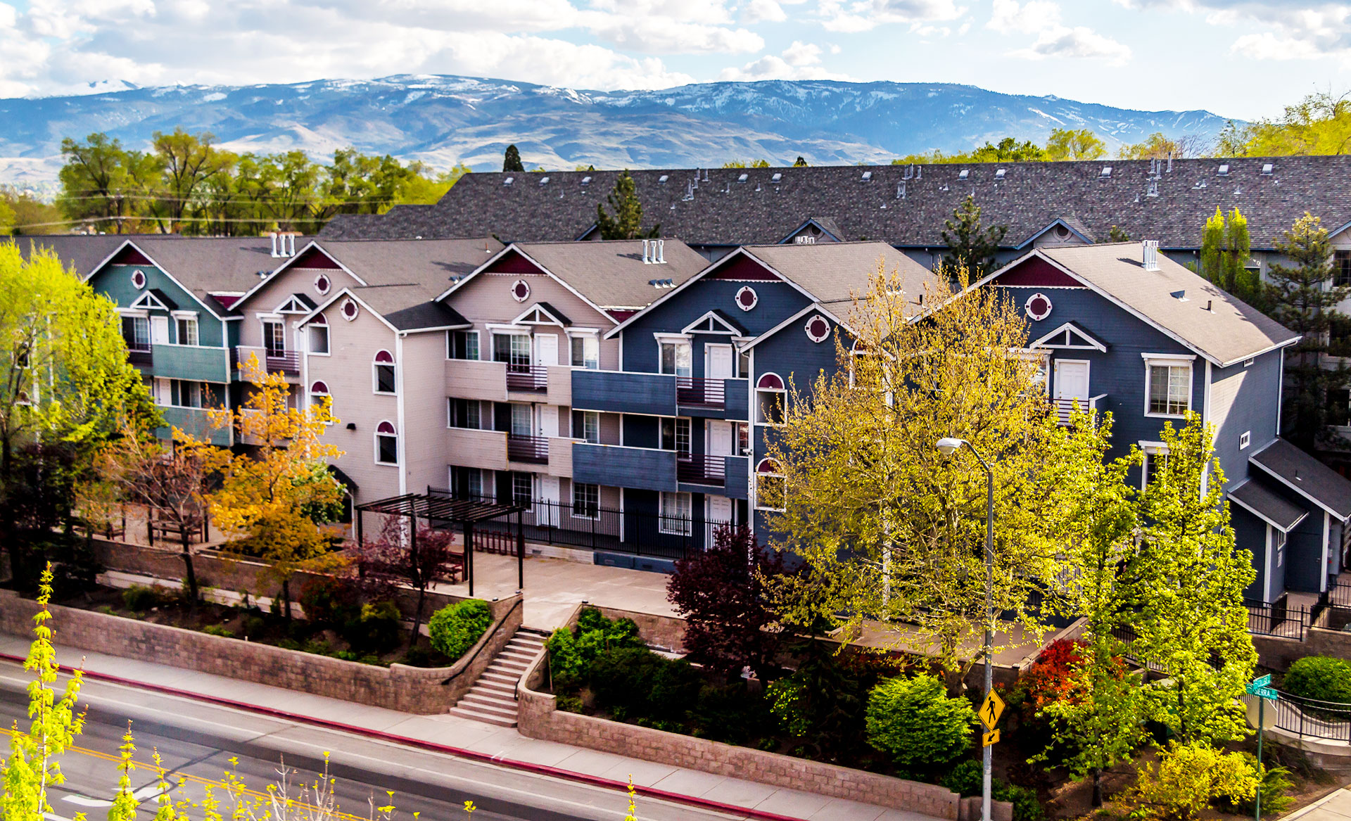 Best Reno Apartments for Rent Near UNR College Terrace Student Apts
