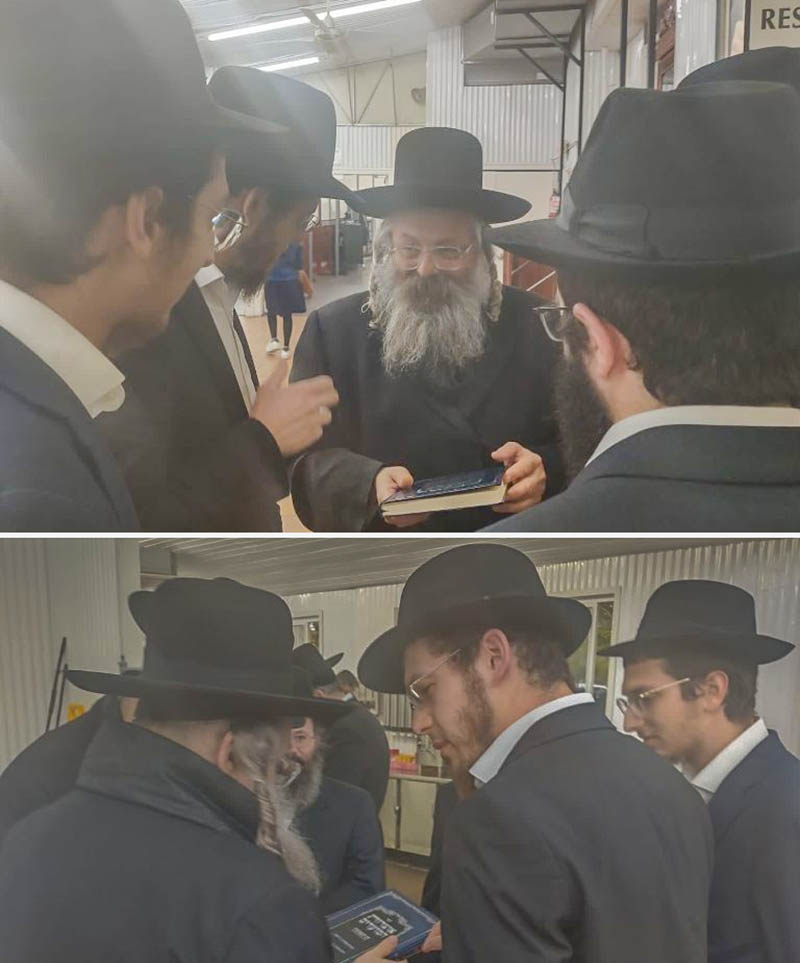 Son of the Gerer Rebbe Visits the Ohel