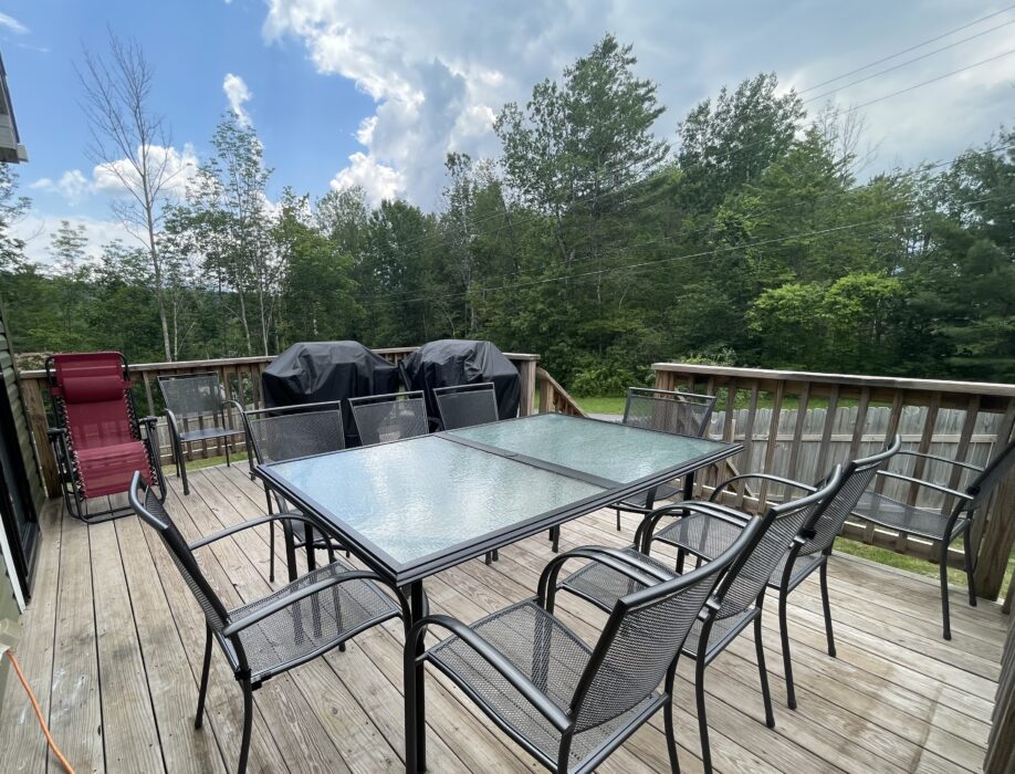 Summer House Rental in Tannersville NY large new home Upstate New