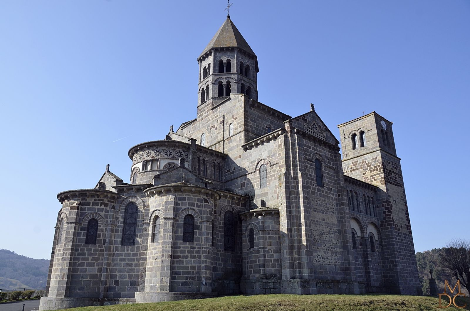 EGLISE ROMANE DE ST NECTAIRE (63) PUY DE DÔME