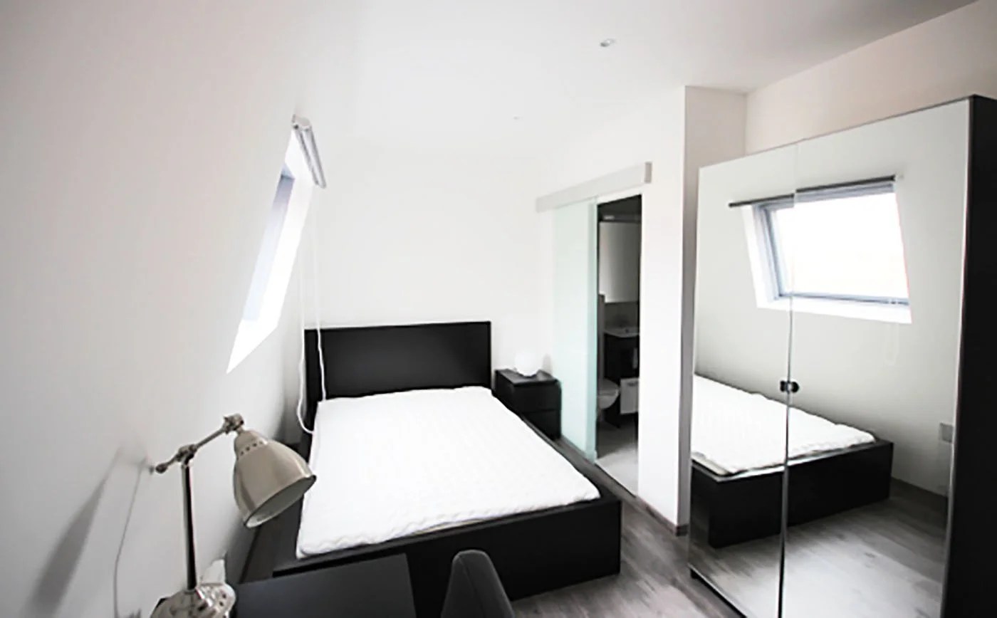 Chambre en colocation entièrement meublée et équipée avec