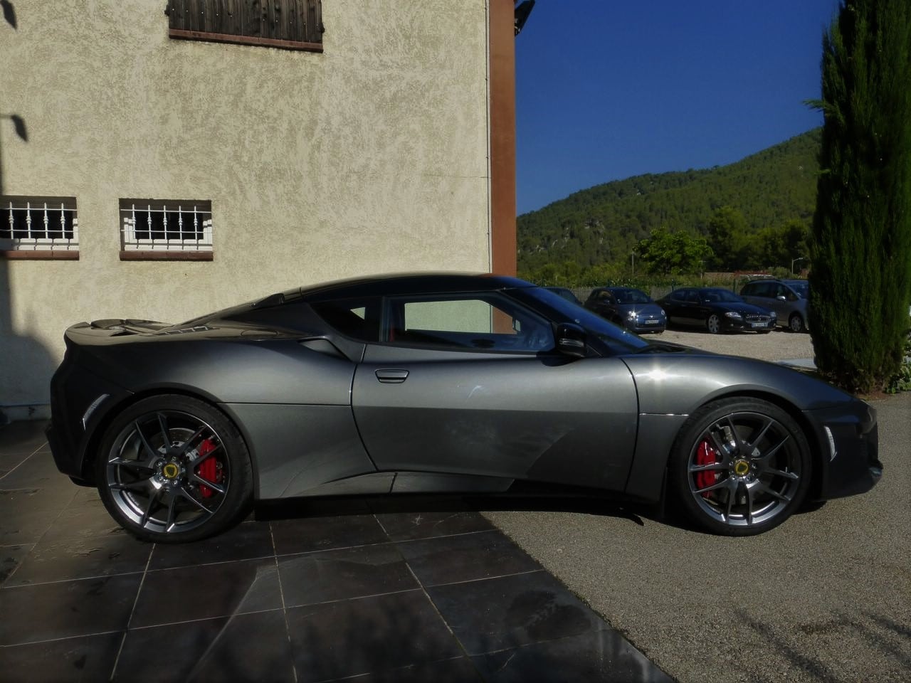 Lotus Evora 400, Metallic Grey, Intérieur Cuir / Alcantara (Rouge