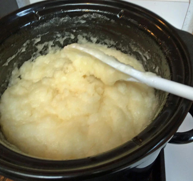 Photo showing the consistency of the mixture after being stirred.