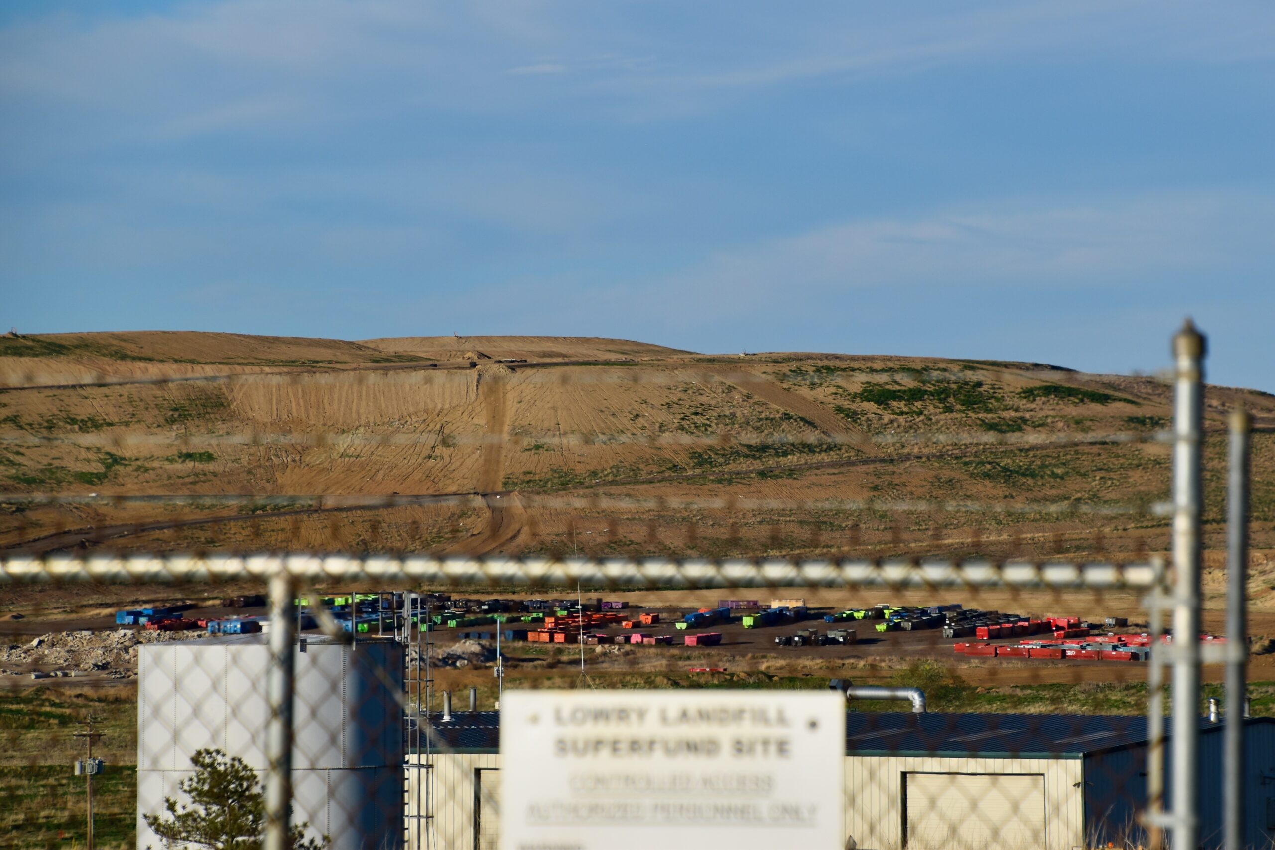 Colorado regulators approve oil and gas drilling plan on state land east of Aurora • Colorado