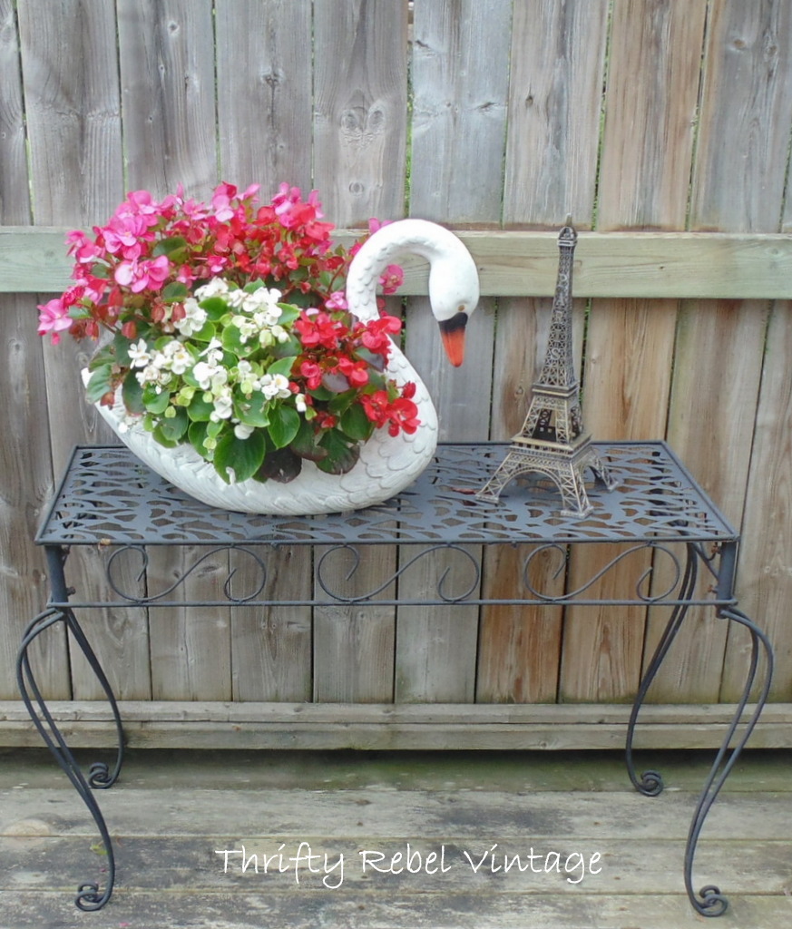 Easy Outdoor Metal Table Makeover Color Me Thrifty