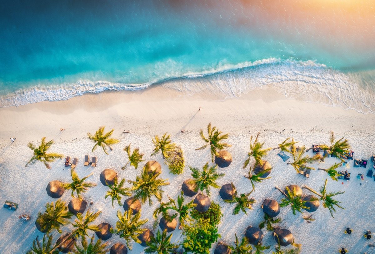 Cheap fullservice flights from Europe to Zanzibar from only €355!
