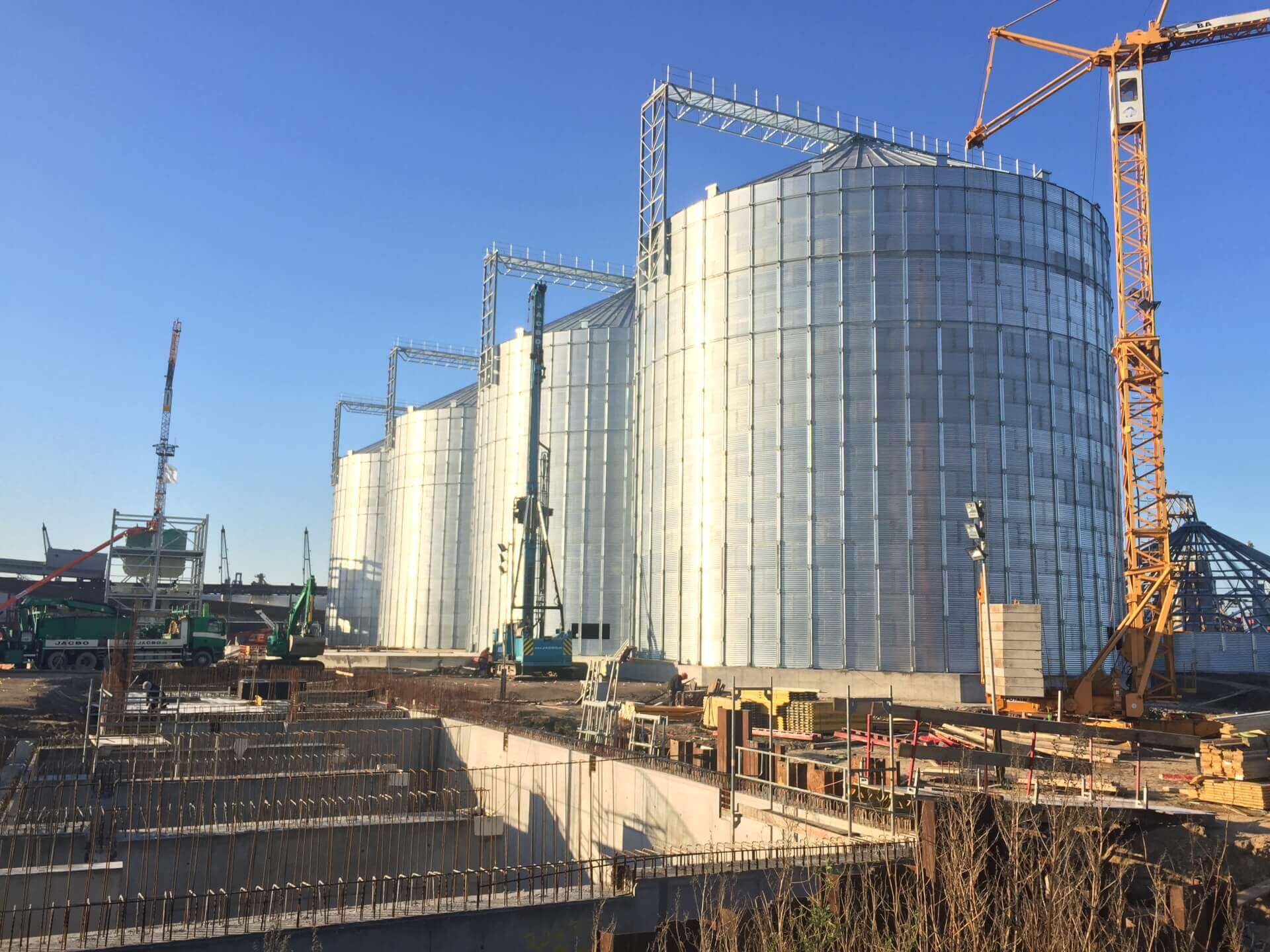 Silos Bentall Rowlands buy in Ukraine at a bargain price 3s Company