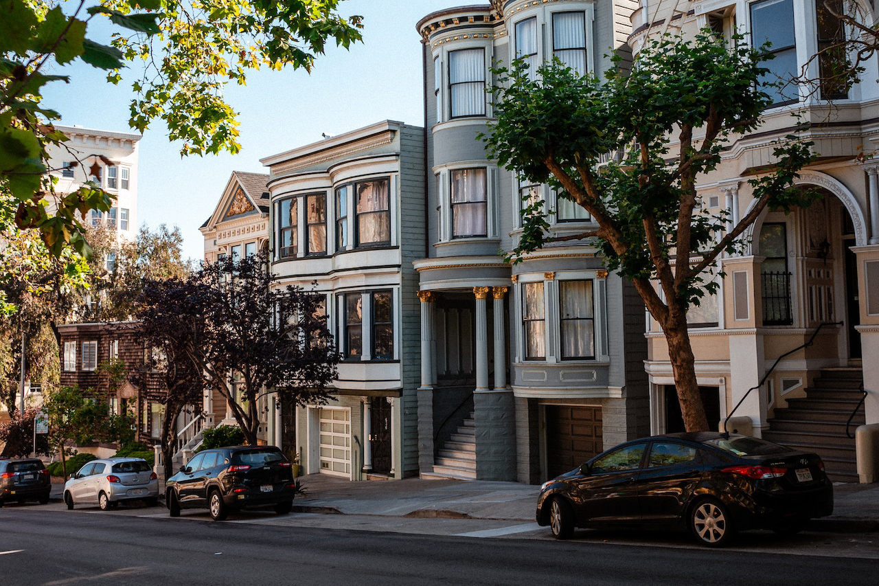 Living in Hayward, CA What Is It Like Pros and Cons Combadi