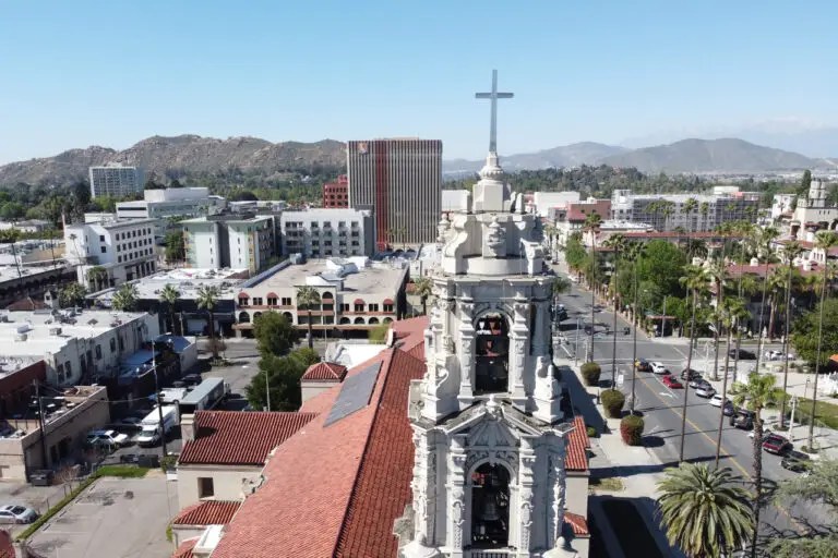 Living in Riverside, CA What is it like Pros and Cons Combadi