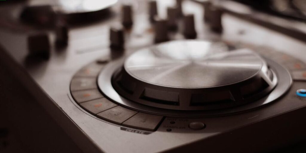 Can I use the stove while the oven is self cleaning? Combi Oven