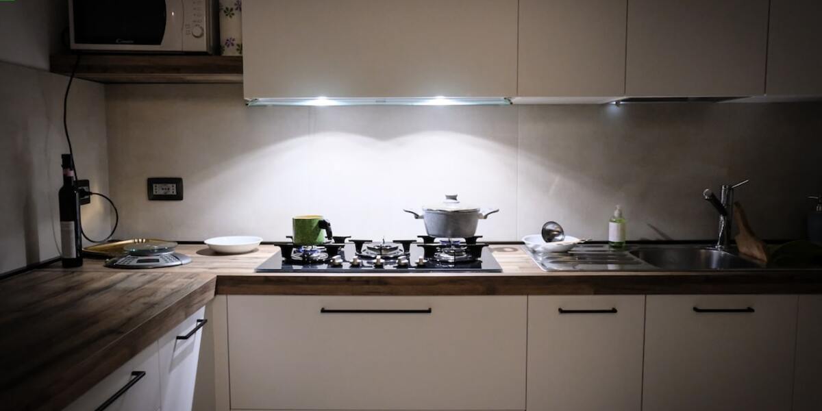 What does the pizza button on a microwave do? Combi Oven