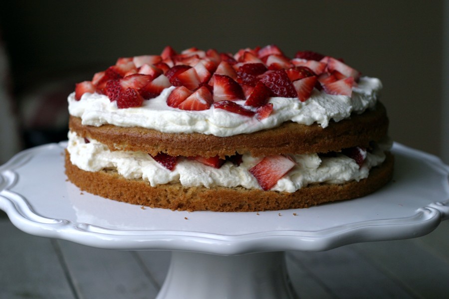 Yellow Cake {using almond flour & coconut sugar} Comfy Belly