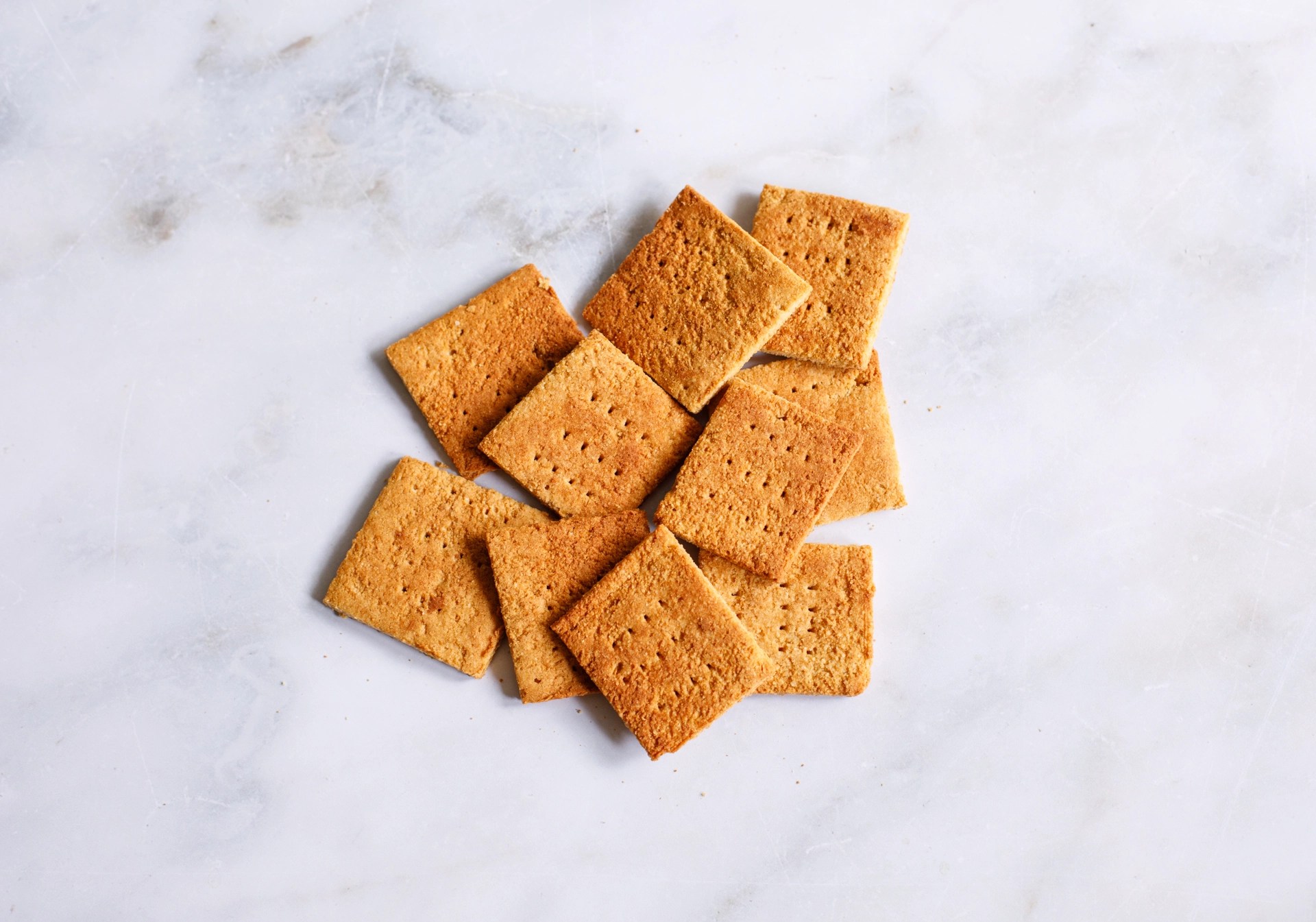 Graham Crackers {coconut flour} Comfy Belly