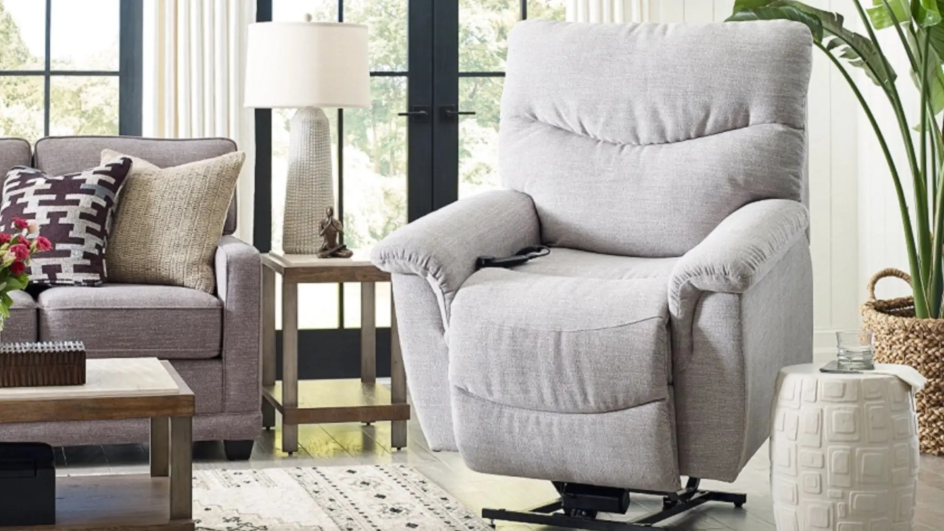 3 Best La Z Boy Recliners Review [2024] Comfy Sittings