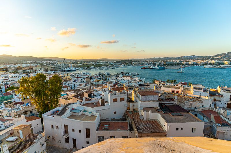 Qué ver en ciudad (Eivissa) en un día [ITINERARIO + MAPA]